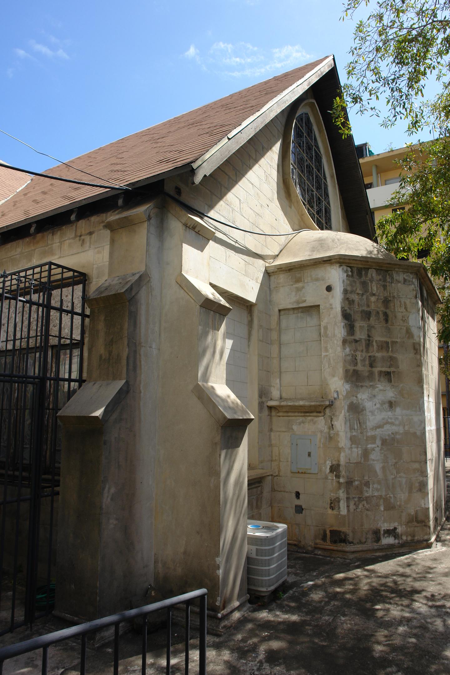 Capilla Nuestra Señora de Lourdes - San Juan (Miramar) - 2011 00092